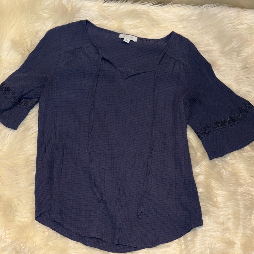Chic Indigo Blouse with Lace Accents